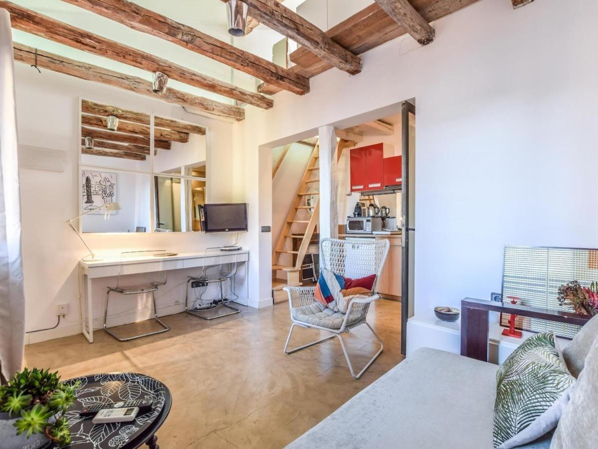 Apartamento En La Plaza De Lavapies Para 4 Personas Madri Exterior foto