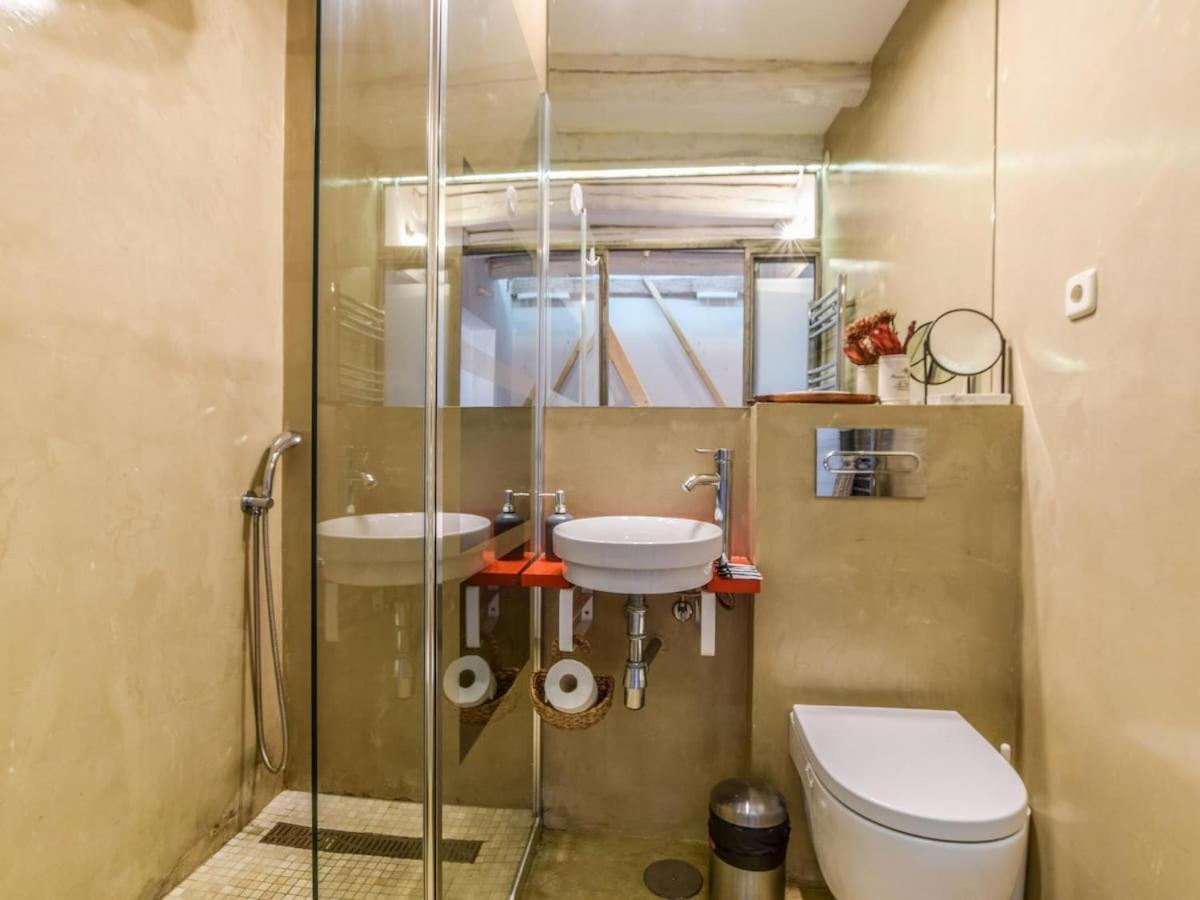Apartamento En La Plaza De Lavapies Para 4 Personas Madri Exterior foto