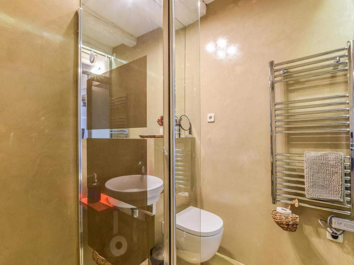 Apartamento En La Plaza De Lavapies Para 4 Personas Madri Exterior foto