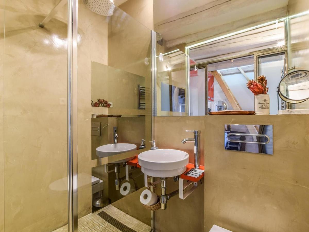 Apartamento En La Plaza De Lavapies Para 4 Personas Madri Exterior foto