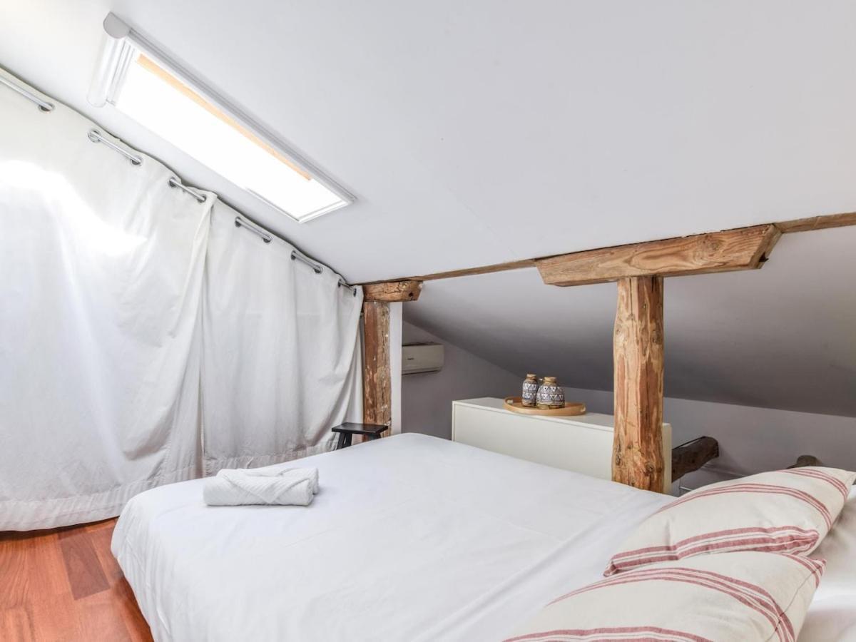 Apartamento En La Plaza De Lavapies Para 4 Personas Madri Exterior foto